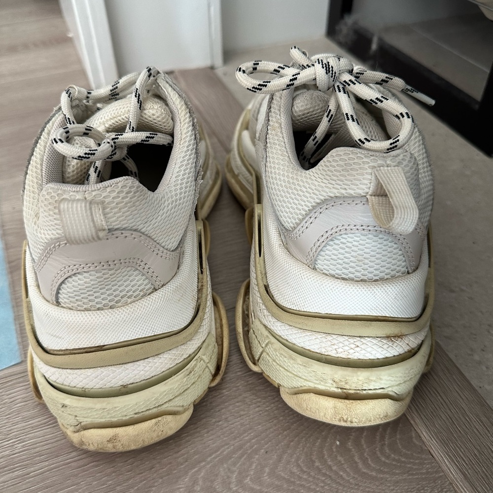 Used Womans balenciaga sneakers in size 37 - Picture 4 of 6